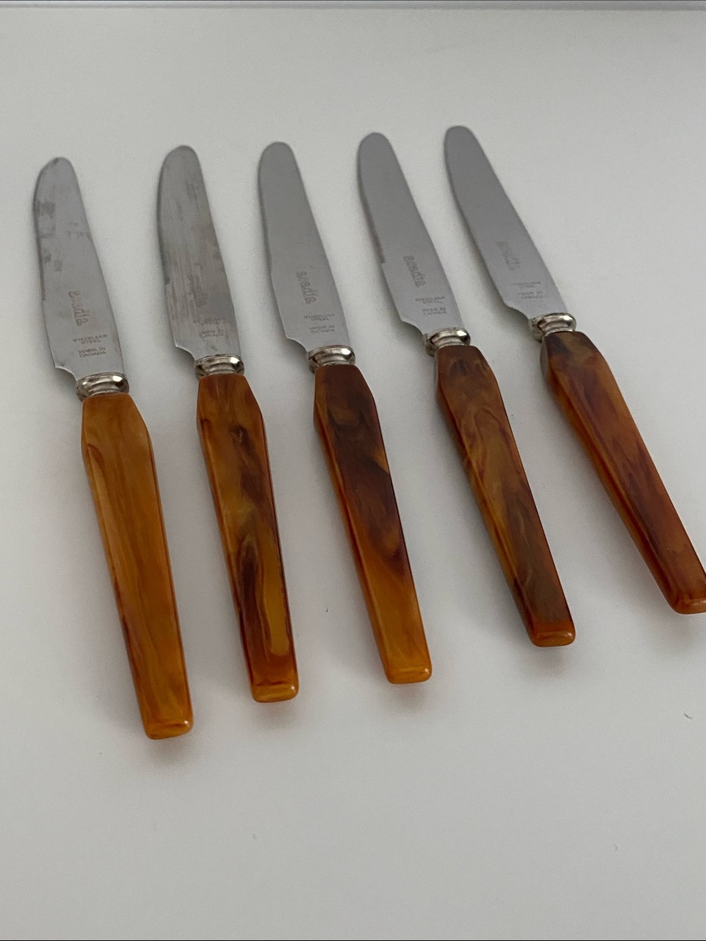 Vintage Bakelite Butterscotch Swirl Handle Butter Knife Set - Set of 5